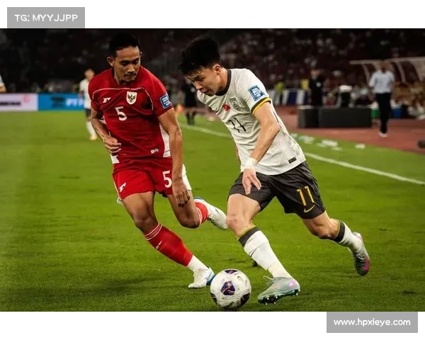 杨鸣在范志毅采访中“半句英文就切换中文”，管泽元调侃：他早忘英语口语了