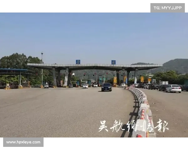 网友怒斥福州收费站“刁难”司机：证件无误为何还要被拦？(福州高速收费站车祸最新消息)