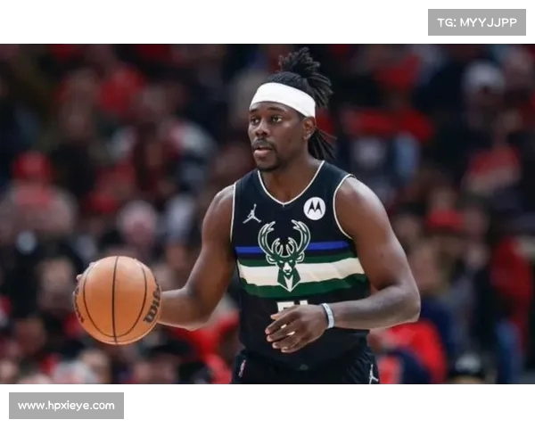 霍勒迪登陆拉斯维加斯训练营，与浓眉亲密交流备战新赛季(霍勒迪强壮)